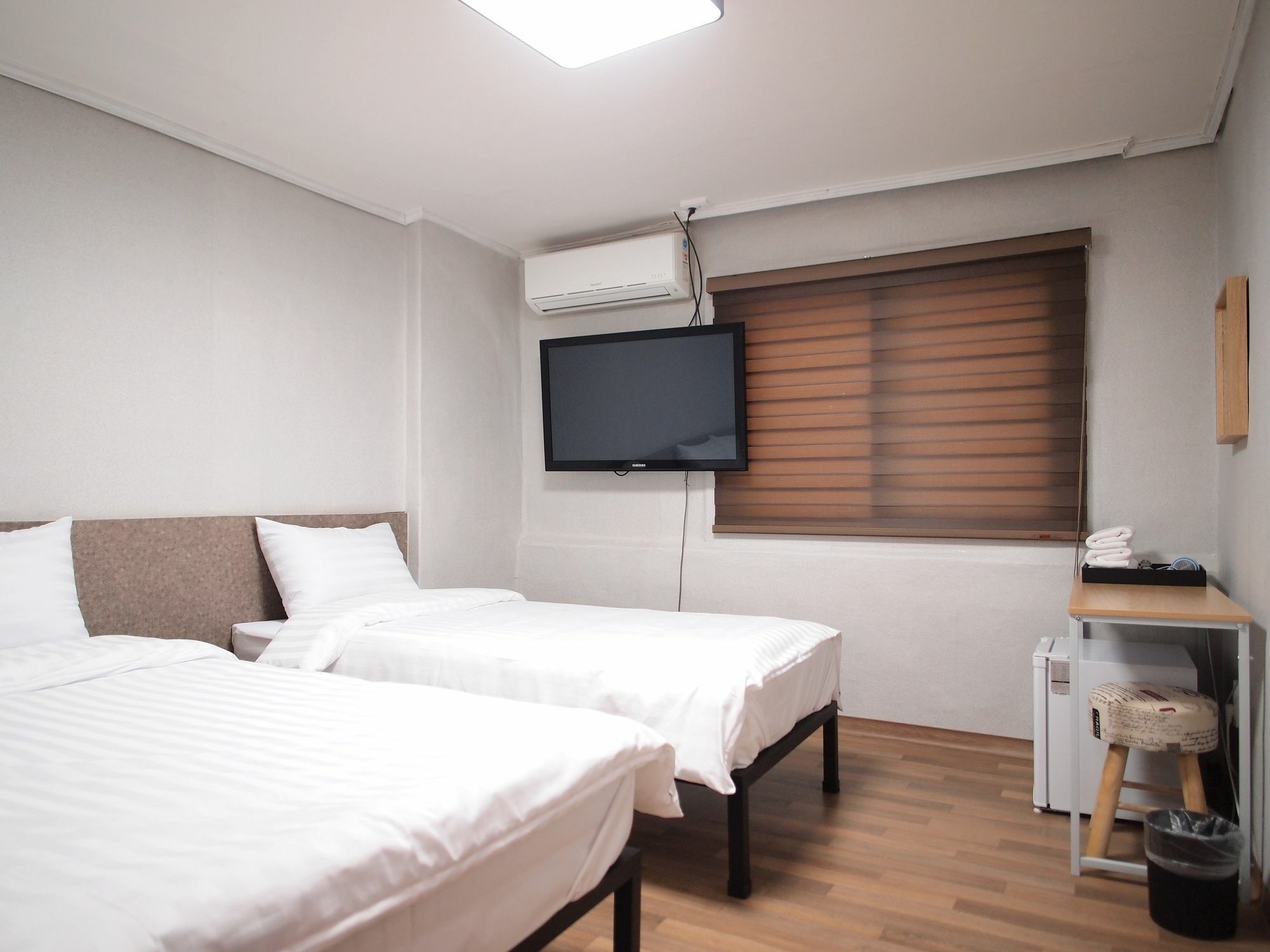 Hostel Gaon Sinchon Seoul Exterior photo