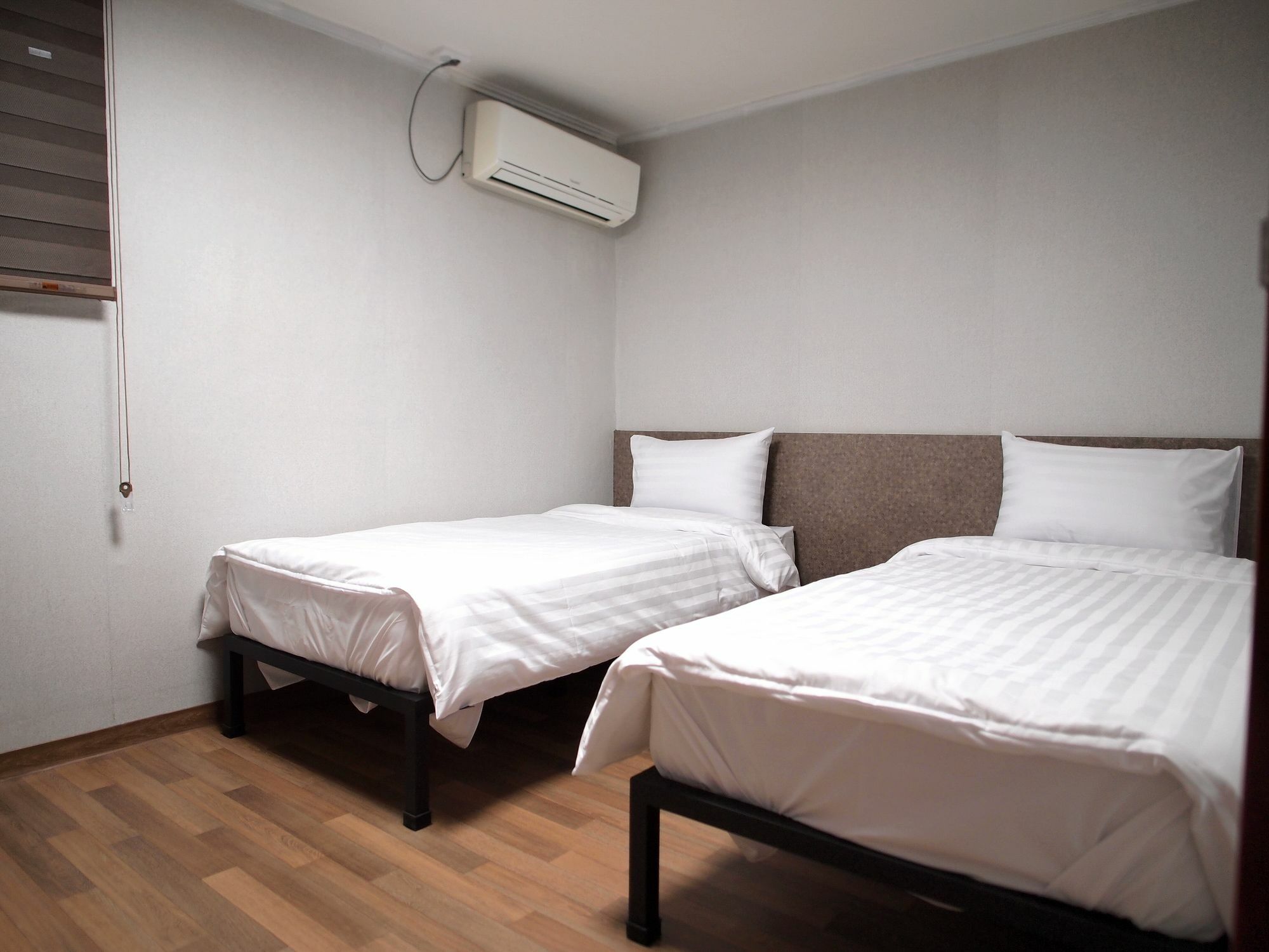 Hostel Gaon Sinchon Seoul Exterior photo