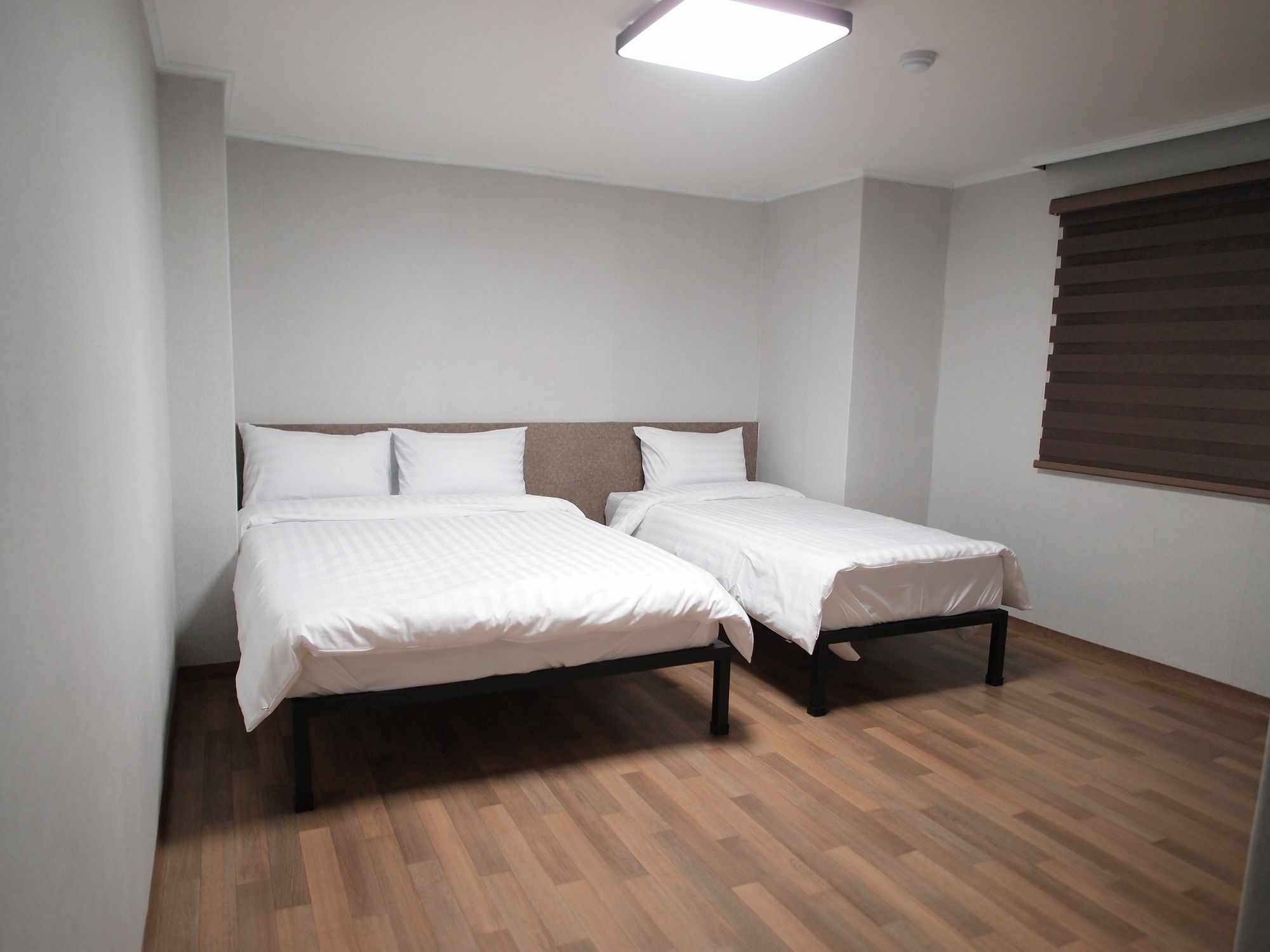 Hostel Gaon Sinchon Seoul Exterior photo